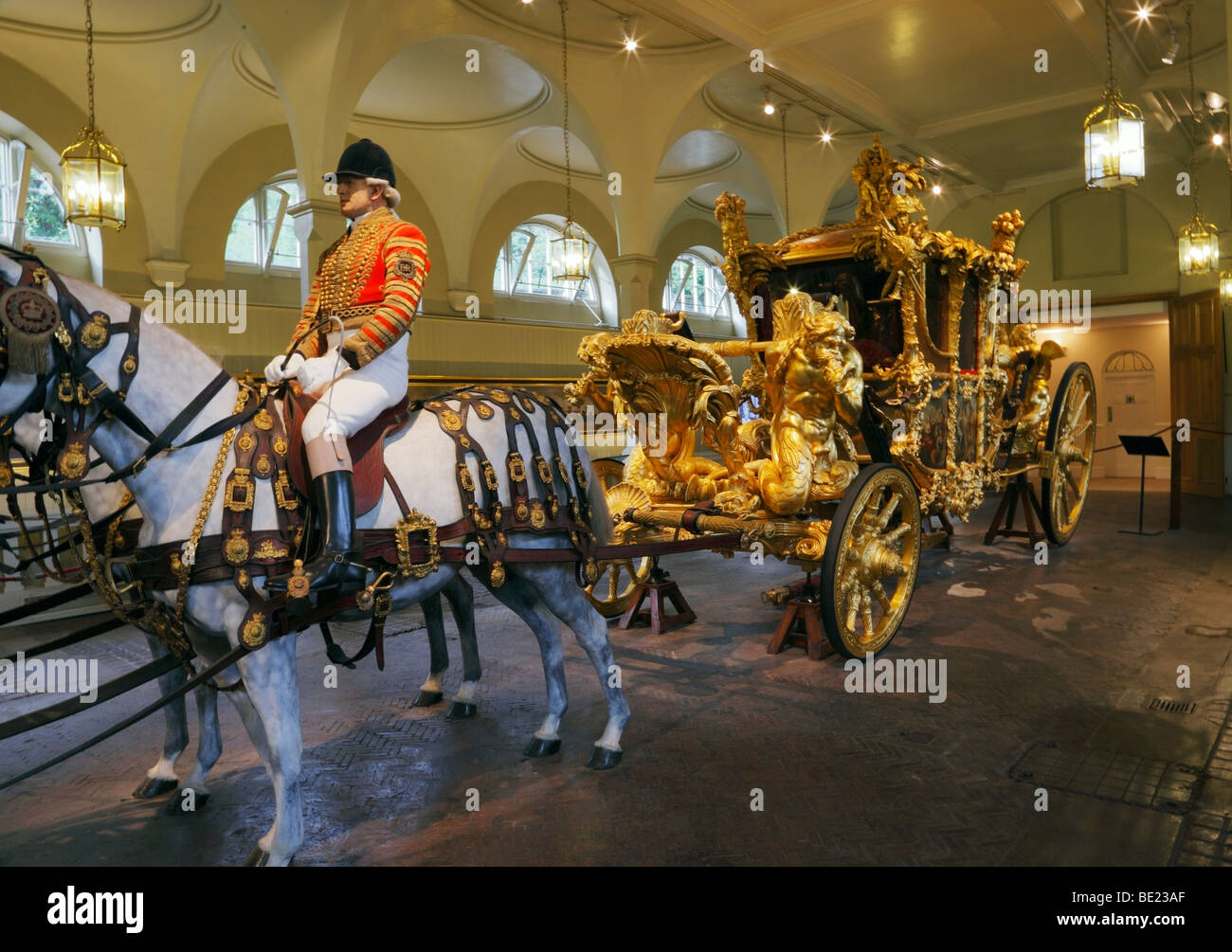 Die Gold State Coach. Die Royal Mews, Buckingham Palace, London, England, UK. Stockfoto