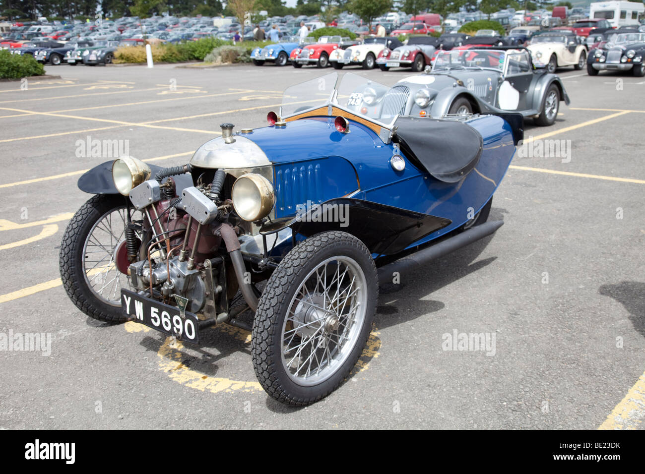 Klassische blaue Morgan 3 Wheeler Oldtimer UK Stockfotografie - Alamy