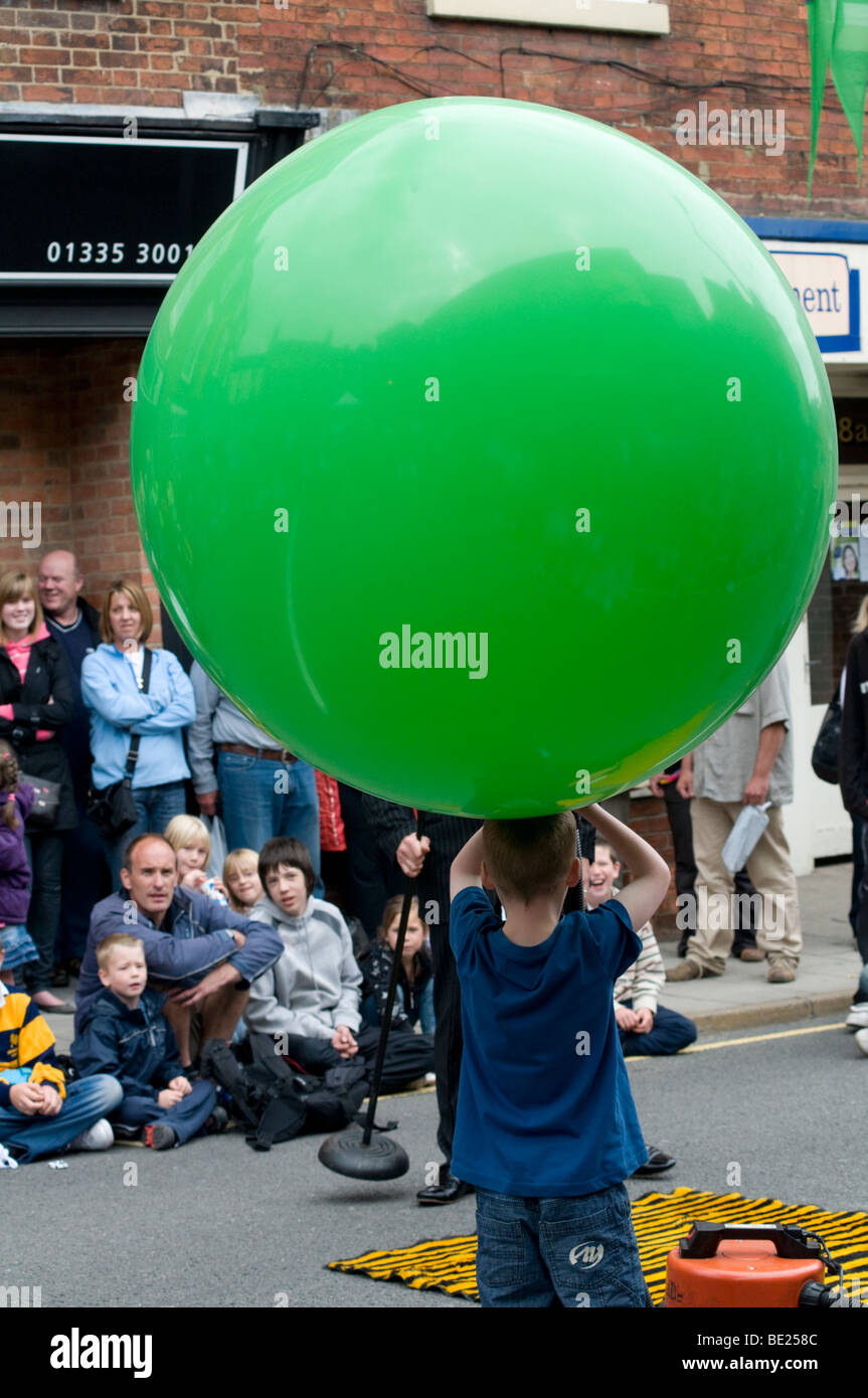 Ashbourne International Streetfest 2009 Straßentheater und Kunst-Festival in Ashbourne Derbyshire Peak District England Stockfoto
