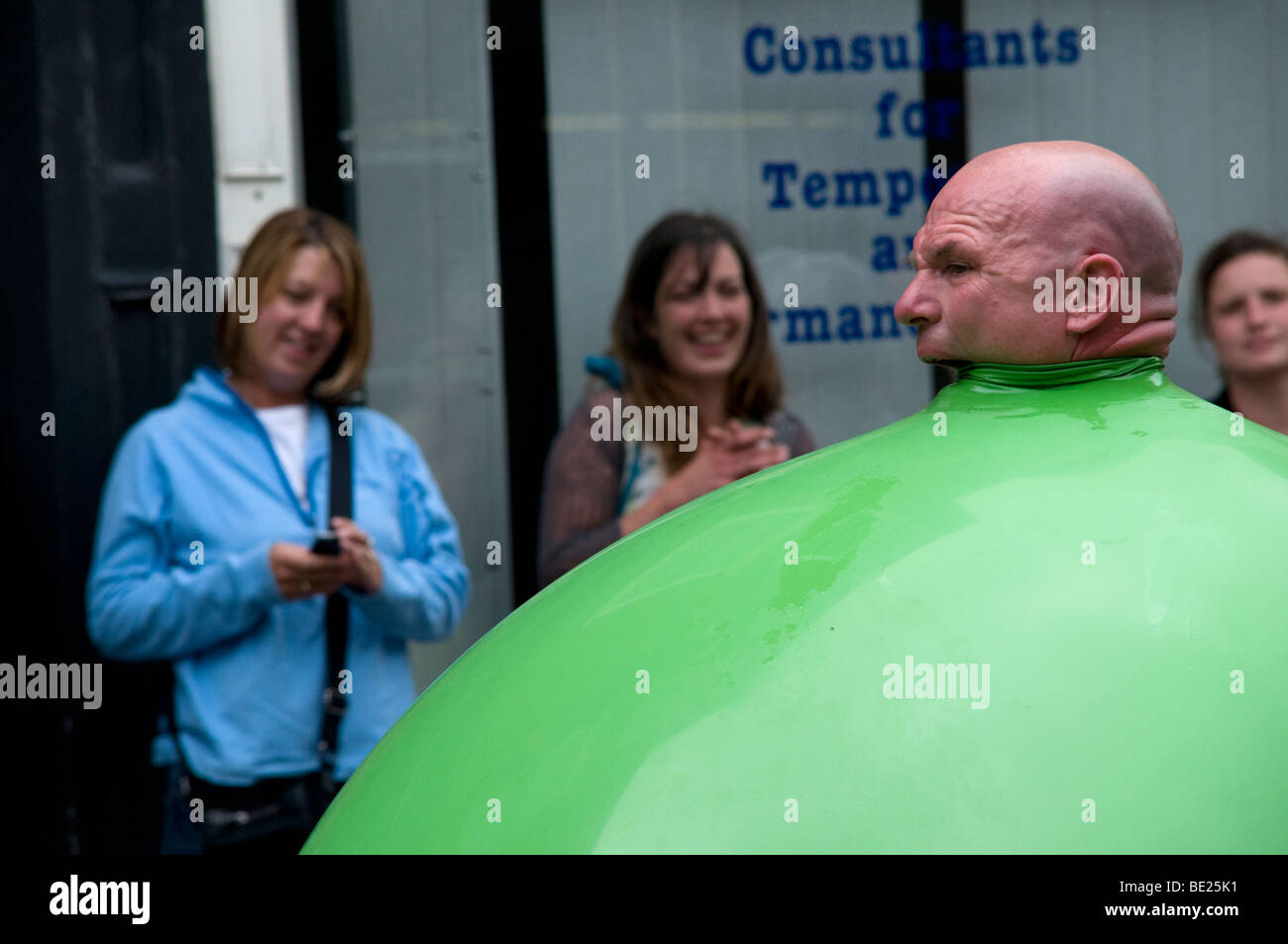 Ashbourne International Streetfest 2009 Straßentheater und Kunst-Festival in Ashbourne Derbyshire Peak District England Stockfoto