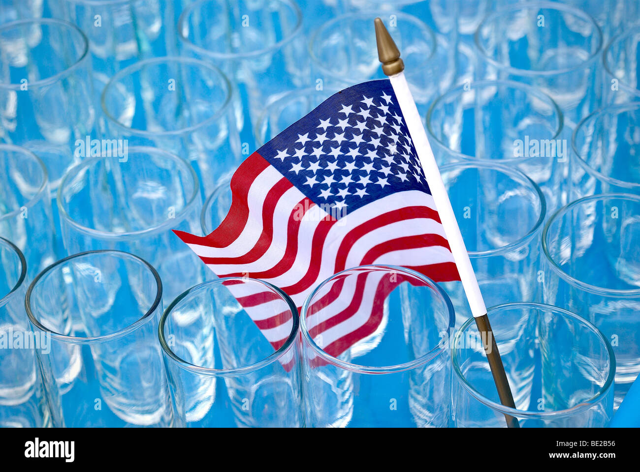 Amerikanische Flagge, Wimpel, Gläser, Feier, blau, Unabhängigkeitstag, USA, Amerika, Trinkgläser Stockfoto