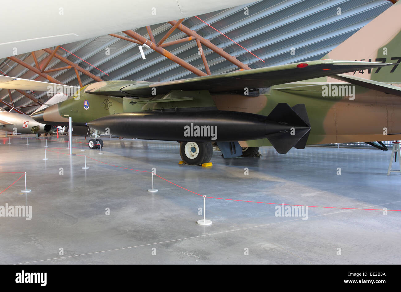 In der Tarnung livery ist das General Dynamics F-111F-CF Multi Role Jet Fighter, in der NCWE, RAF Cosford angezeigt Decked Stockfoto