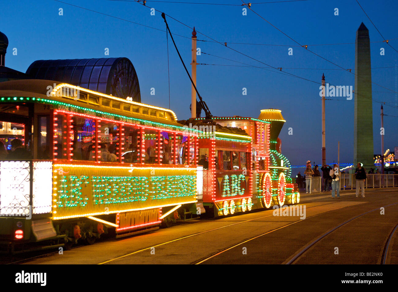Vom Westbahnhof Straßenbahn am North Pier, Blackpool Illuminations Stockfoto