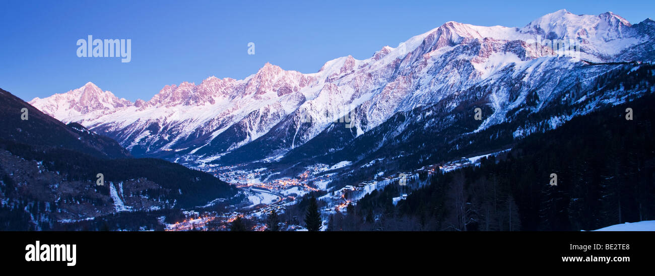 Mont-Blanc, Winter Blick auf den Mont-Blanc-Massiv-Gebirge, Tal von Chamonix, Haute-Savoie, Frankreich Stockfoto
