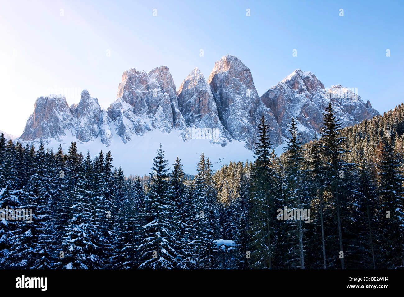 Le Geisler Gruppe Val di Funes, italienischen Dolomiten, Trentino-Alto Adige, Südtirol (Tirol), Italien, Europa Stockfoto