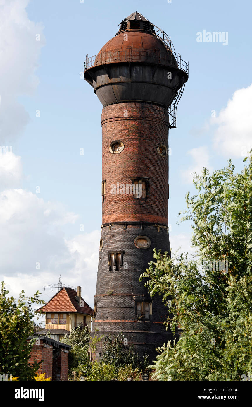 Historischen Wasserturm Nord verlassen Rangier-Hof, Duisburg-Wedau, Ruhr und Umgebung, North Rhine-Westphalia, Deutschland, Europa Stockfoto