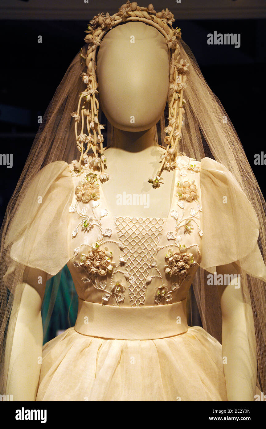 "Wedding Dress", um 1860, Abteilung für Mode an der Victoria & Albert Museum, 1-5 Exhibition Road, London, England, UK, E Stockfoto