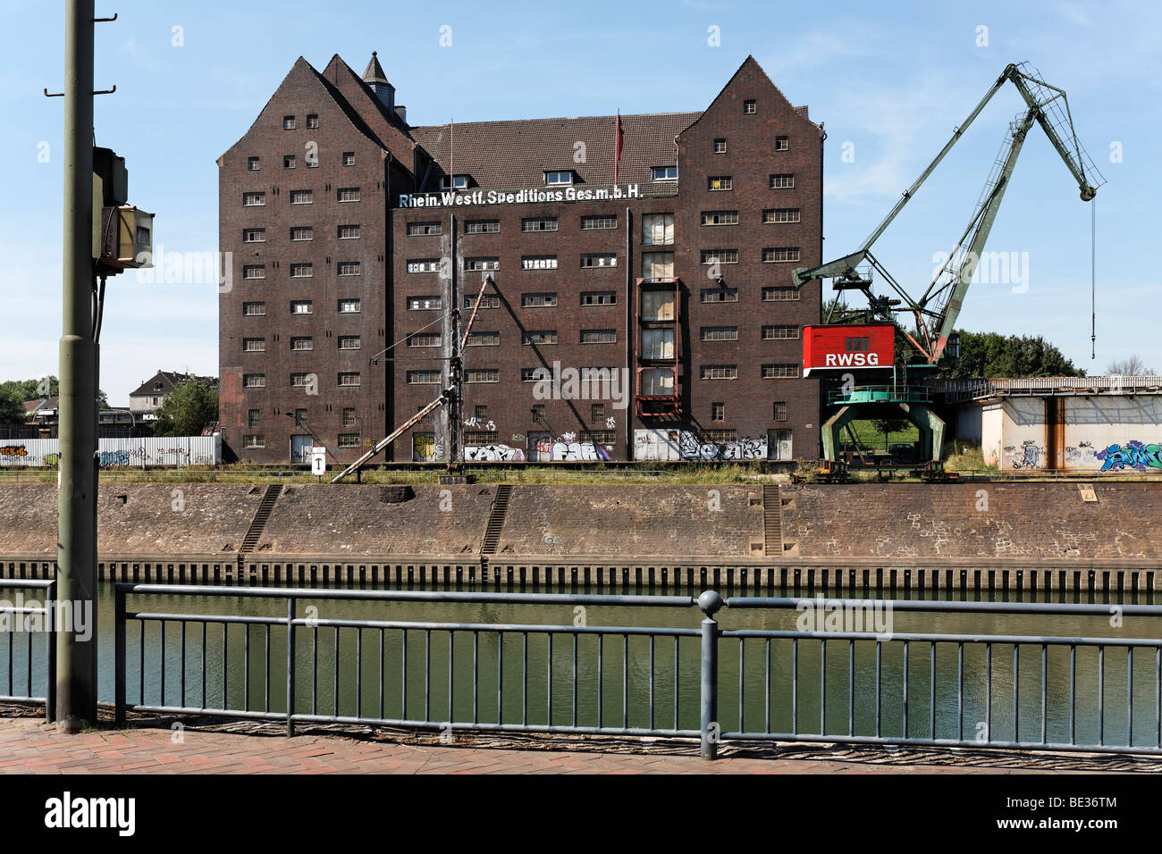 Alten Lagergebäude der RWSG, künftigen Standort von dem Landesarchiv Landesarchiv NRW, Innenhafen, Duisburg, Ruhrgebi Stockfoto