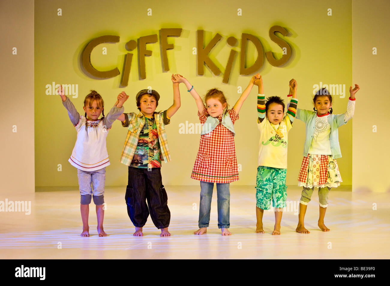 Kinder Modenschau, Ciff Kinder Stockfoto