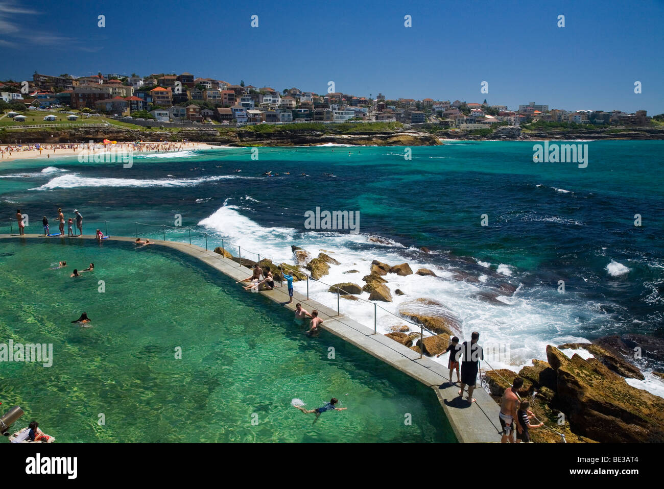 Die Bronte-Bäder - ein beliebte Ozean gefüllt Swimming Pool am Bronte Beach. Sydney, New South Wales, Australien Stockfoto