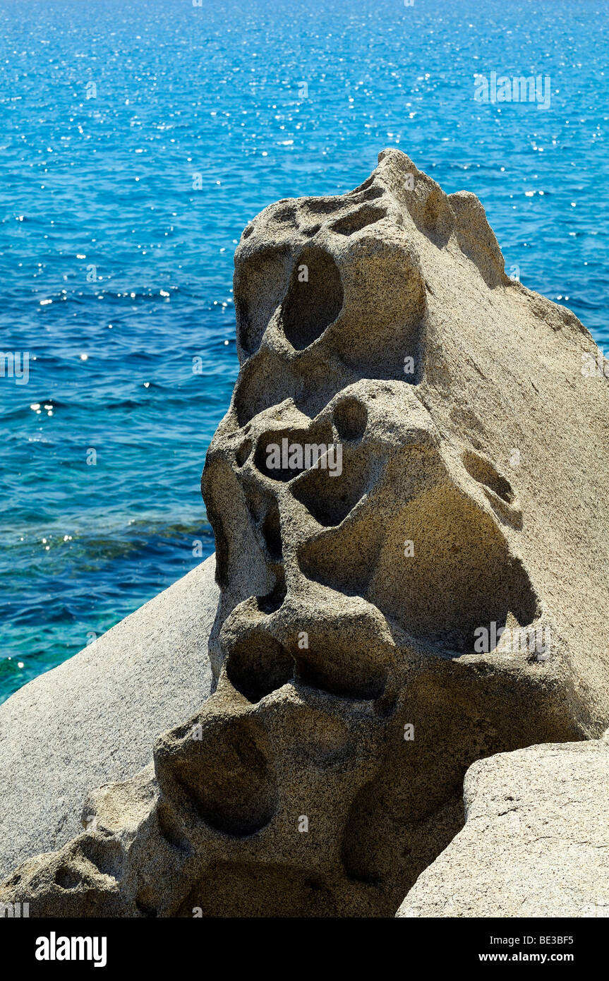 Granitfelsen, geprägt von Wind und Meer, Spiaggia Santo Stefano, Cala Santa Caterina, Villasimius, Sardinien, Italien, Europa Stockfoto