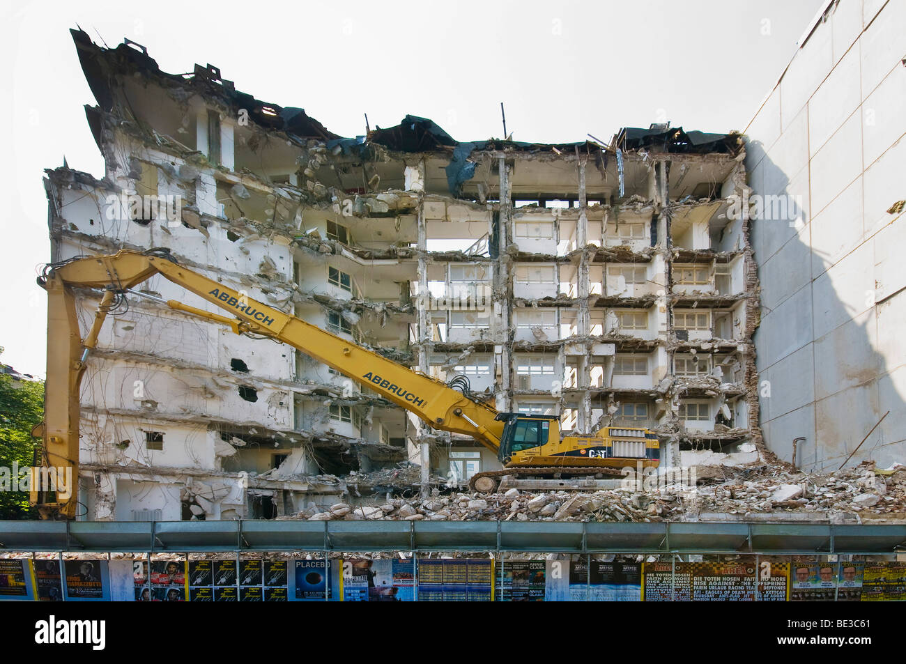 Abriss von einem Haus, große mechanische Digger, North Rhine-Westphalia, Germany, Europe Stockfoto