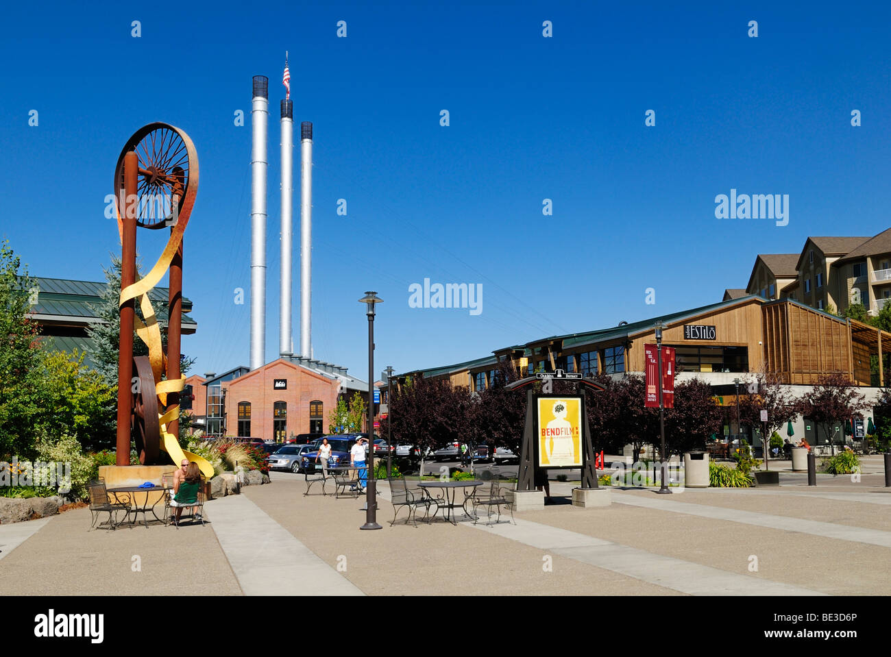 Neubau Einkaufszentrum in der historischen Industriegebiet von Mill District in Bend, Oregon, USA Stockfoto