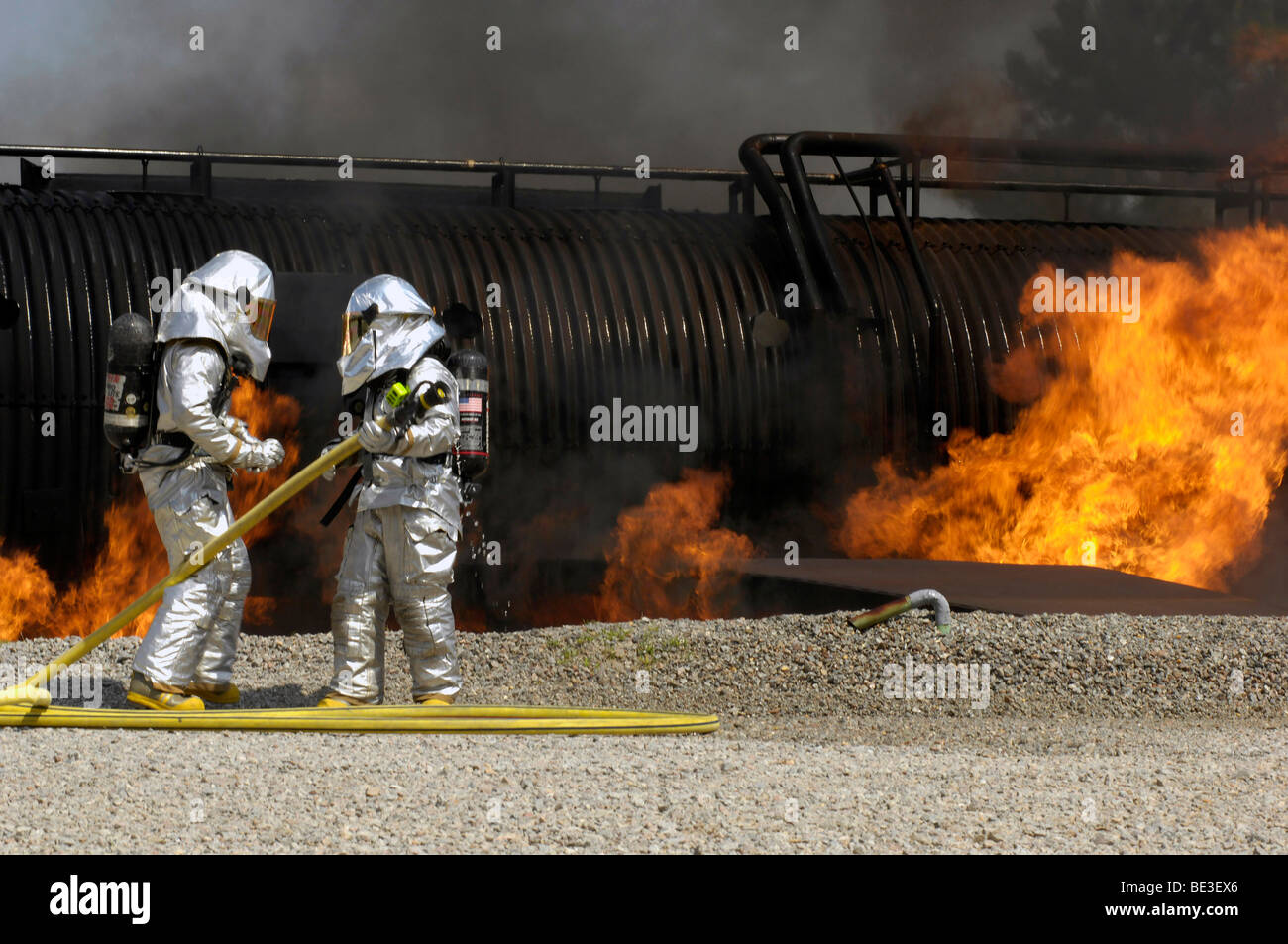 Feuerwehr neutralisieren einen scharfer Munition. Stockfoto