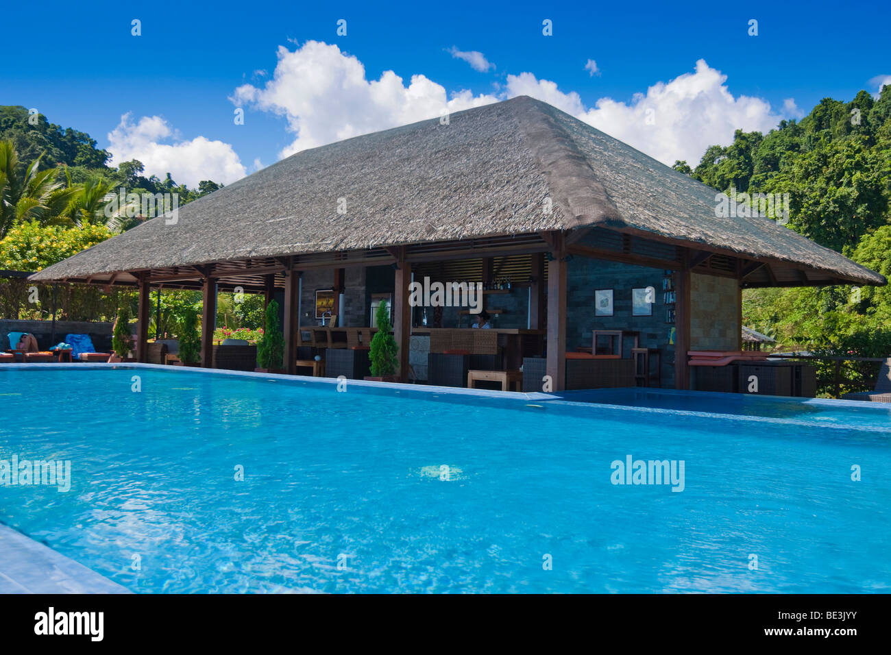 Hotel Minahasa Lagoon, Schwimmbad und Restaurant, Sulawesi, Indonesien, Südostasien Stockfoto