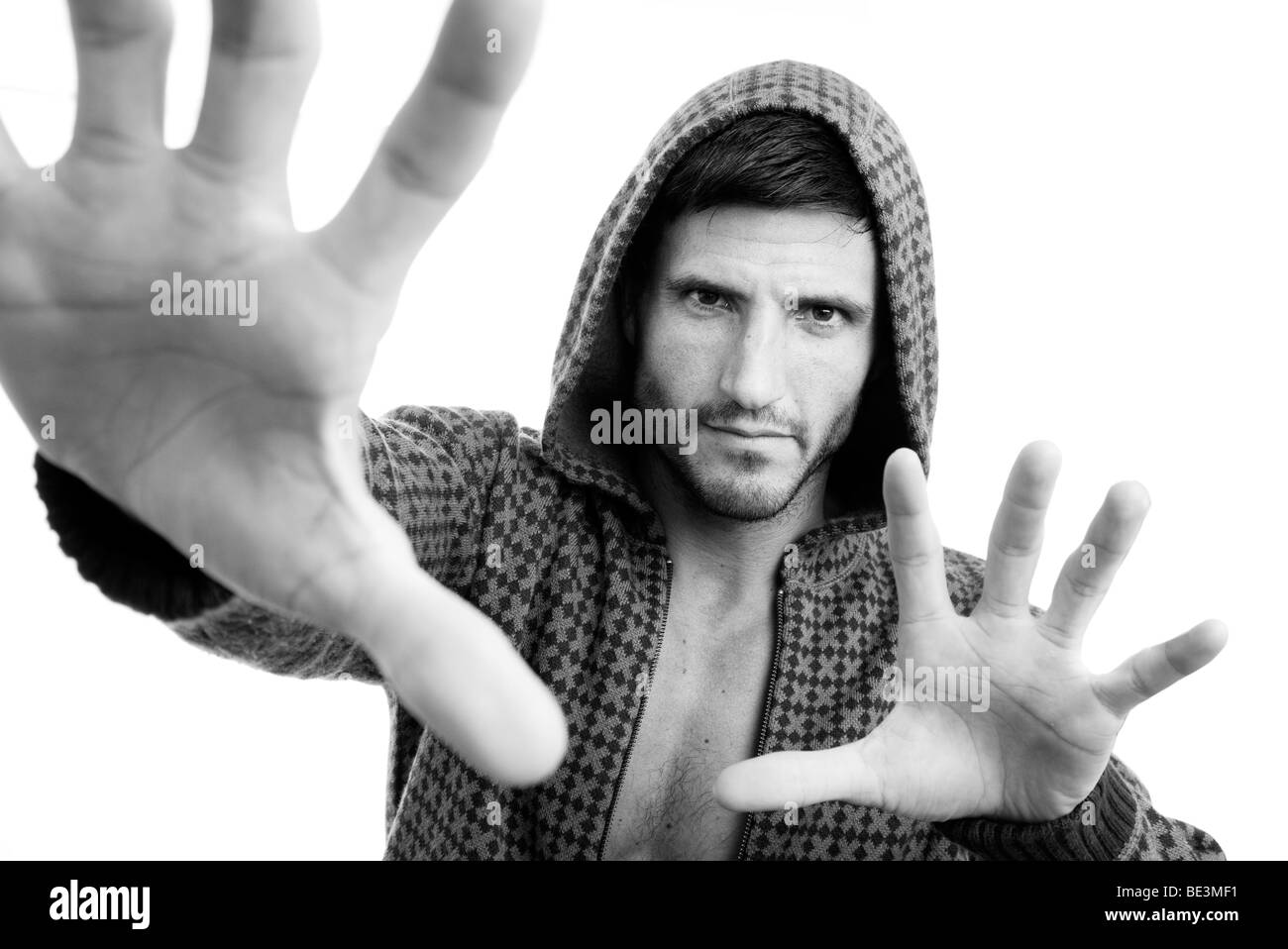 Mann trägt hoodie Stockfoto