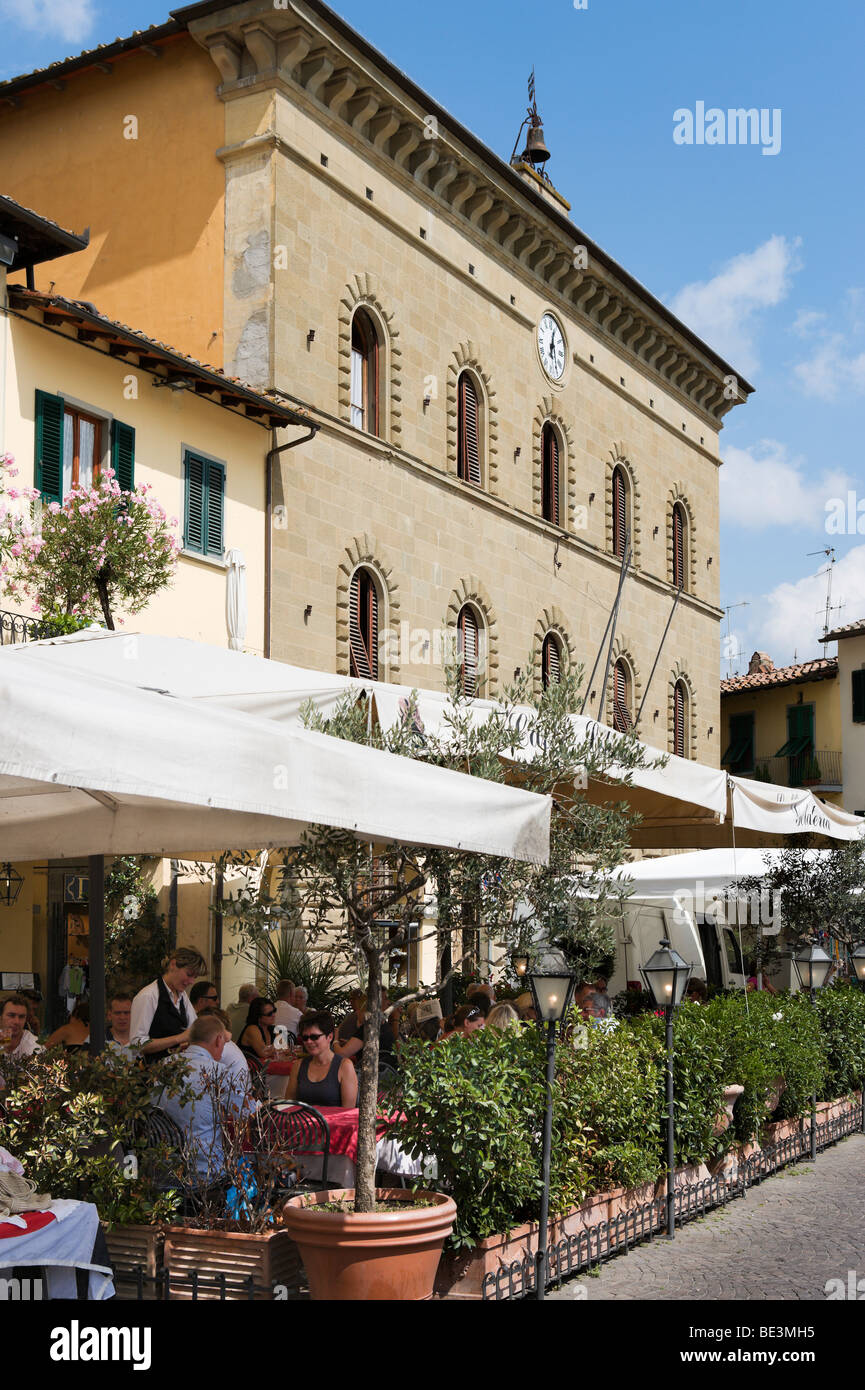 Restaurant auf dem Platz der alten Stadt von Greve in Chianti, Toskana, Italien Stockfoto