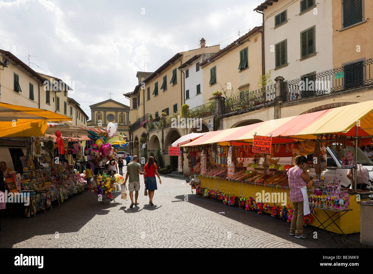 Markt auf dem Hauptplatz von der alten Stadt von Greve in Chianti, Toskana, Italien Stockfoto