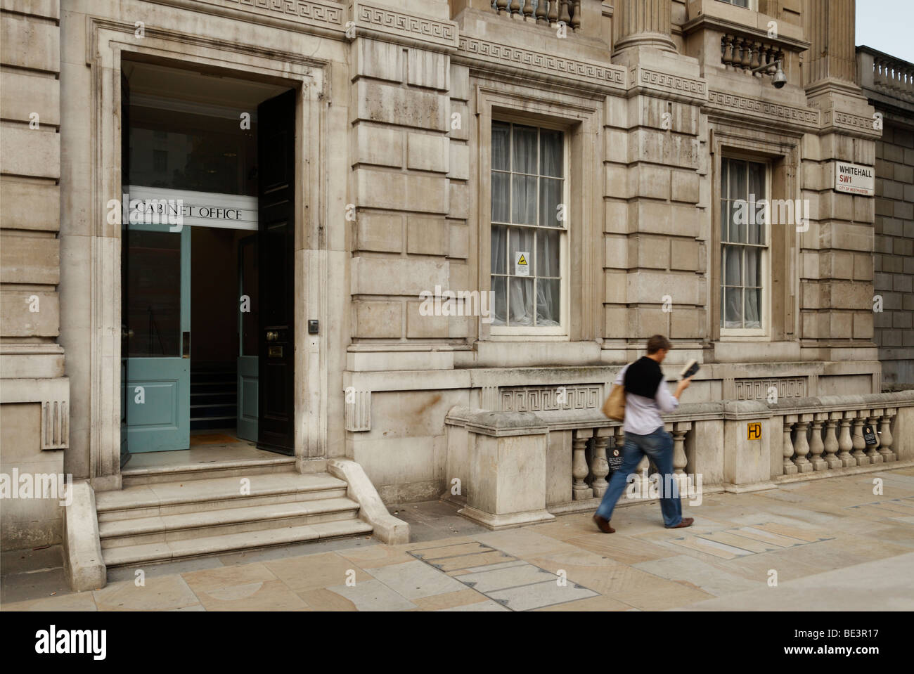 Eintritt in das Cabinet Office, Whitehall, London, England, Vereinigtes Königreich. Stockfoto