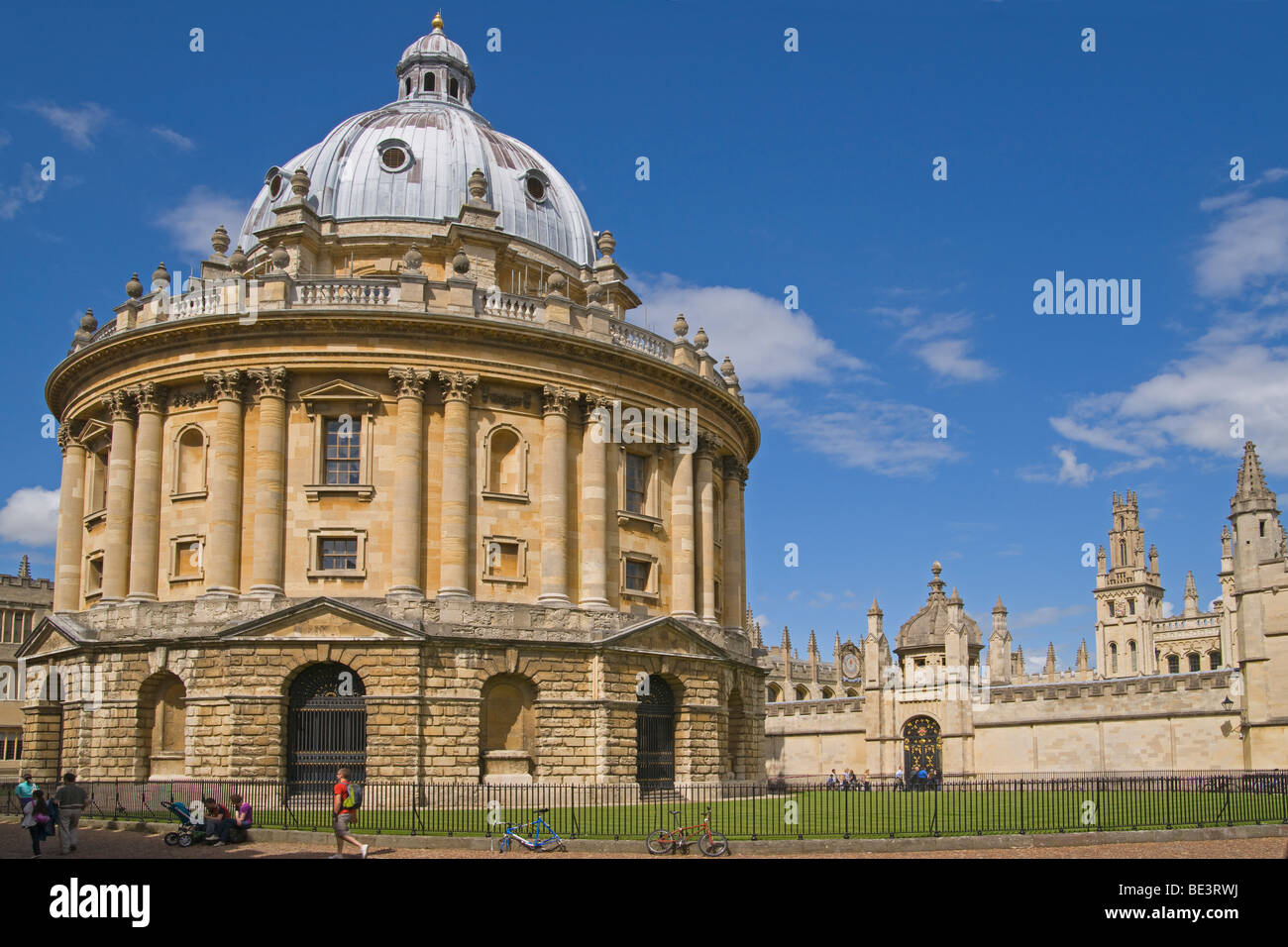 Radcliffe Camera und All Souls College, Universität Oxford, Cotswolds, England, Juli 2009 Stockfoto