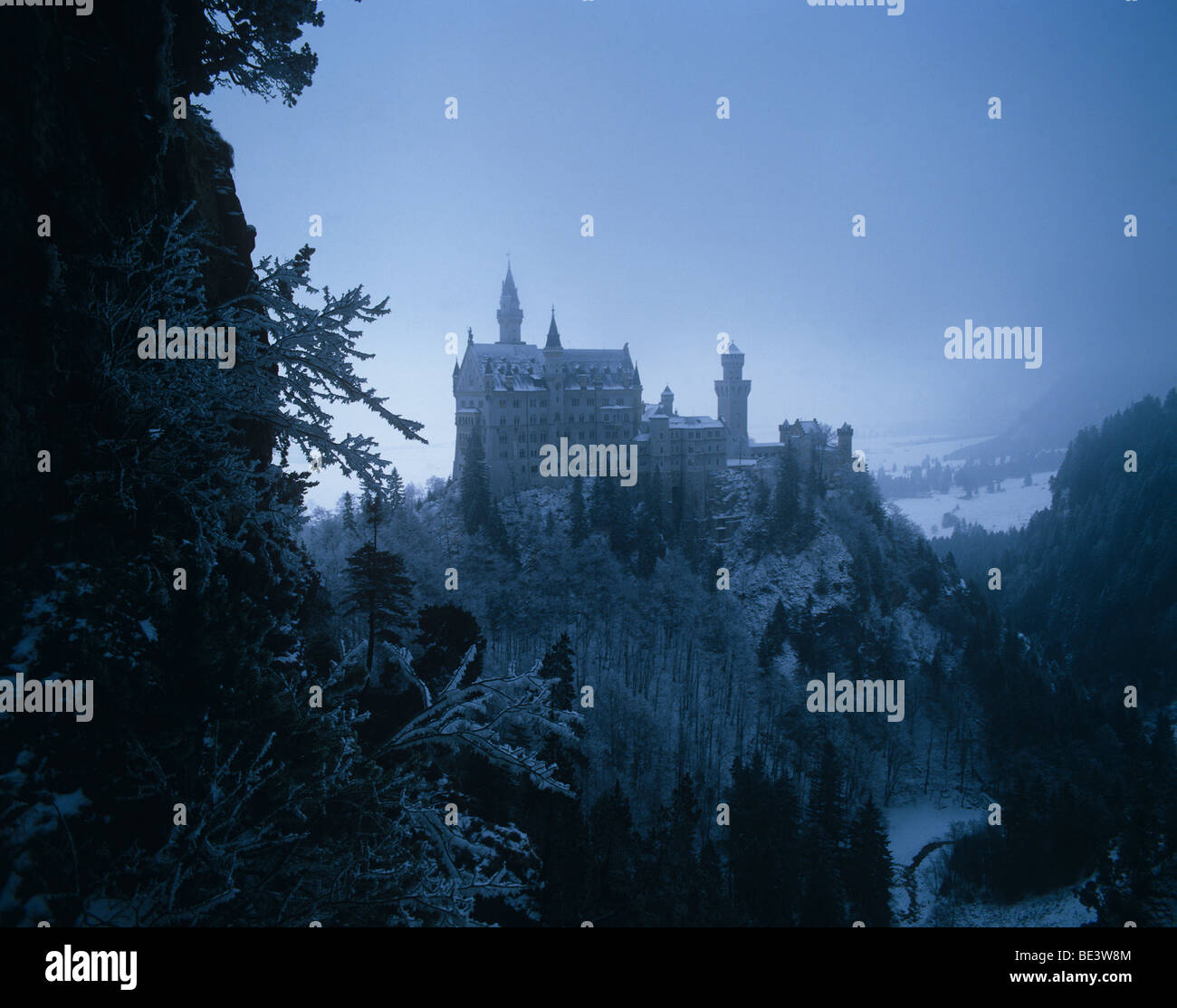 Deutschland, Bayern, Füssen, Winter-Blick auf das königliche Schloss Neuschwanstein Stockfoto