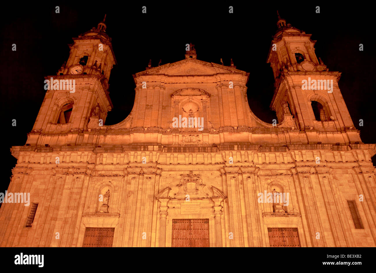Catedral Basilica De La Immaculada Concepcion, Kathedrale in der Nacht, Bogota, Kolumbien Stockfoto