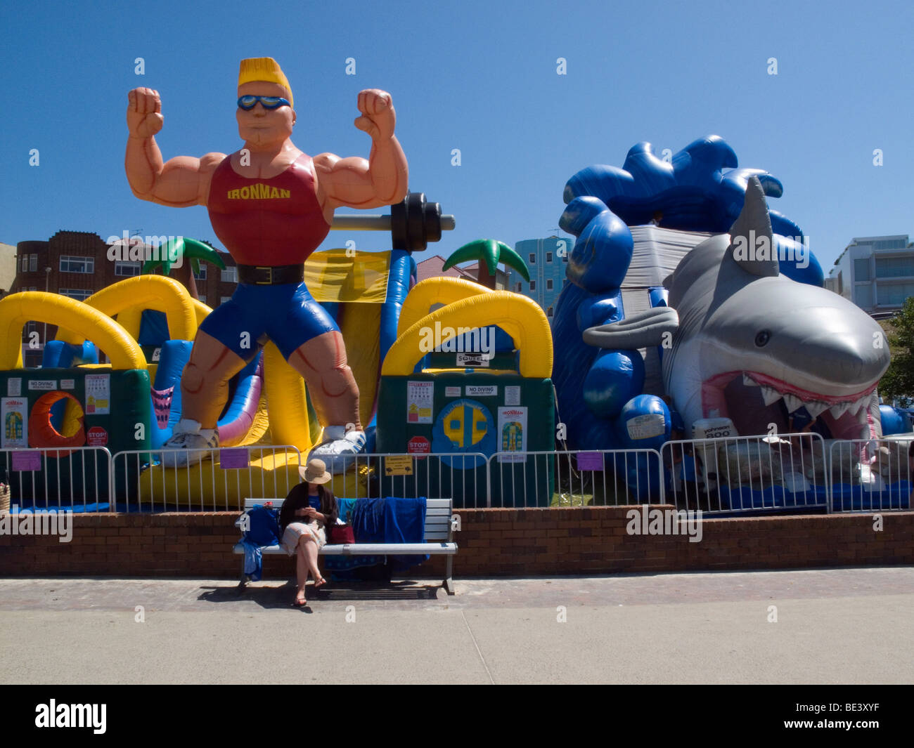 Aufblasbare Kinderspaß am Bondi Beach. Sydney, New South Wales, Australien Stockfoto