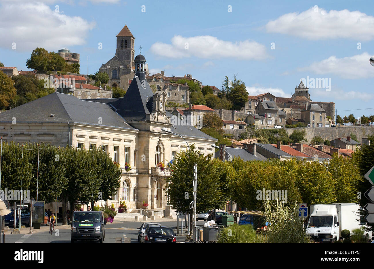 Alte historische mittelalterliche Stadt von Chauvigny in Frankreich Stockfoto