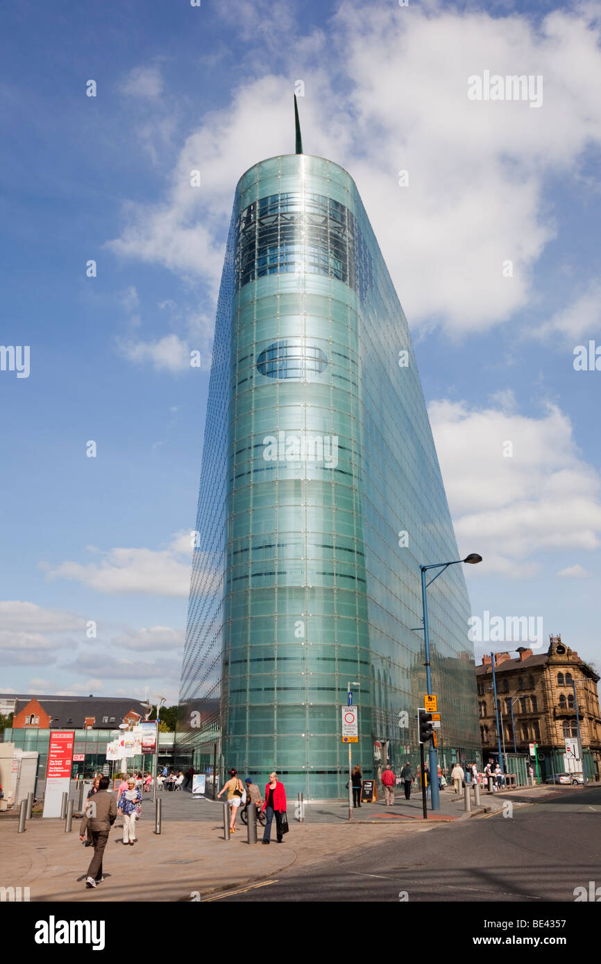 Corporation Street, Manchester, England, Vereinigtes Königreich, Europa. Urbis Ausstellungszentrum im modernen Glasbau im Zentrum Stadt Stockfoto
