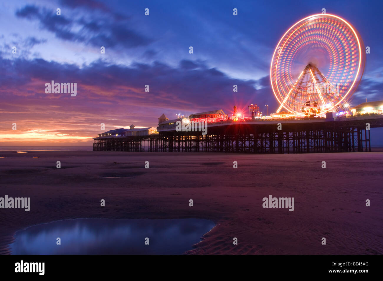 Blackpool, s central pier Stockfoto