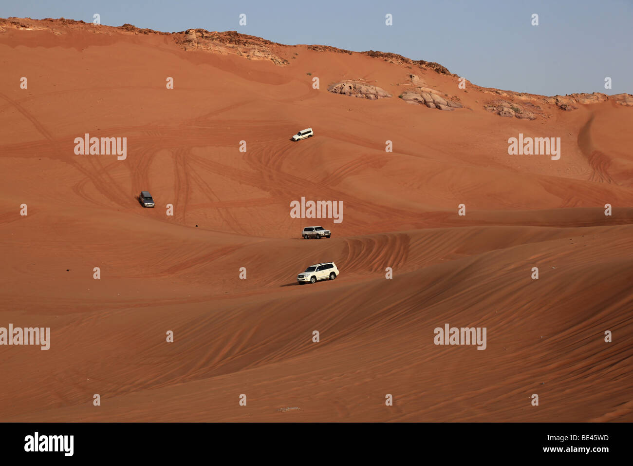 Dune bashing in einem 4 x 4 Jeep, Dubai-VAE Stockfoto