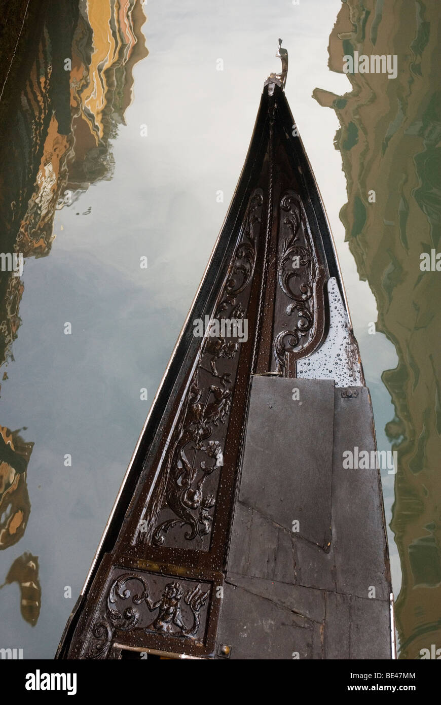 Detail von einer Gondel, Nahaufnahme, Venedig, Italien. Stockfoto