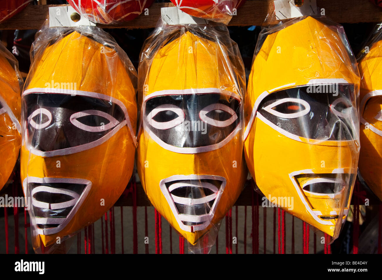 Sinulog Festival Masken auf den Straßen verkauft. Stockfoto