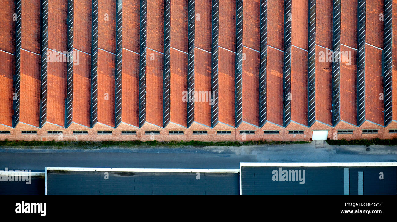 Luftaufnahme: Alte rote Fabrikdach Stockfoto