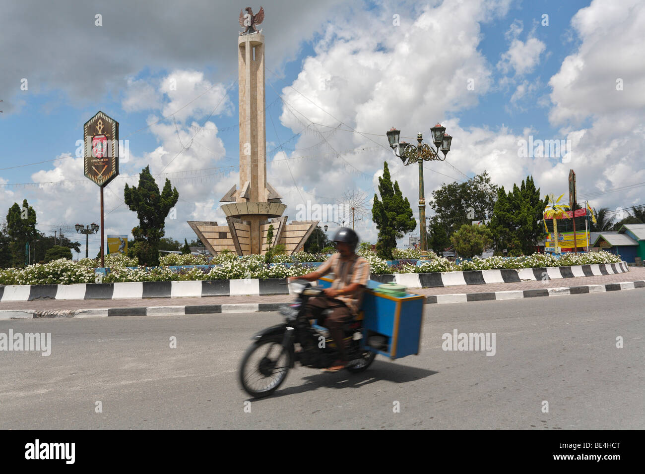 Denkmal auf einen Kreisverkehr, Pangkalan Bun, Zentral-Kalimantan, Borneo, Indonesien Stockfoto