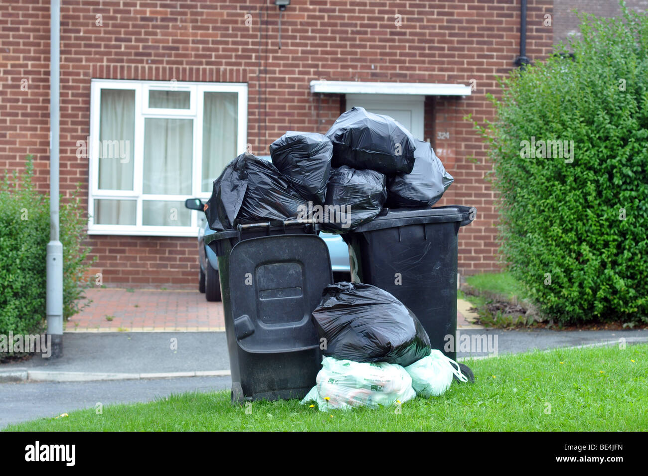 Müll türmt sich auf den Straßen in Leeds aufgrund der Abfall Sammler Streik, September 2009 Stockfoto