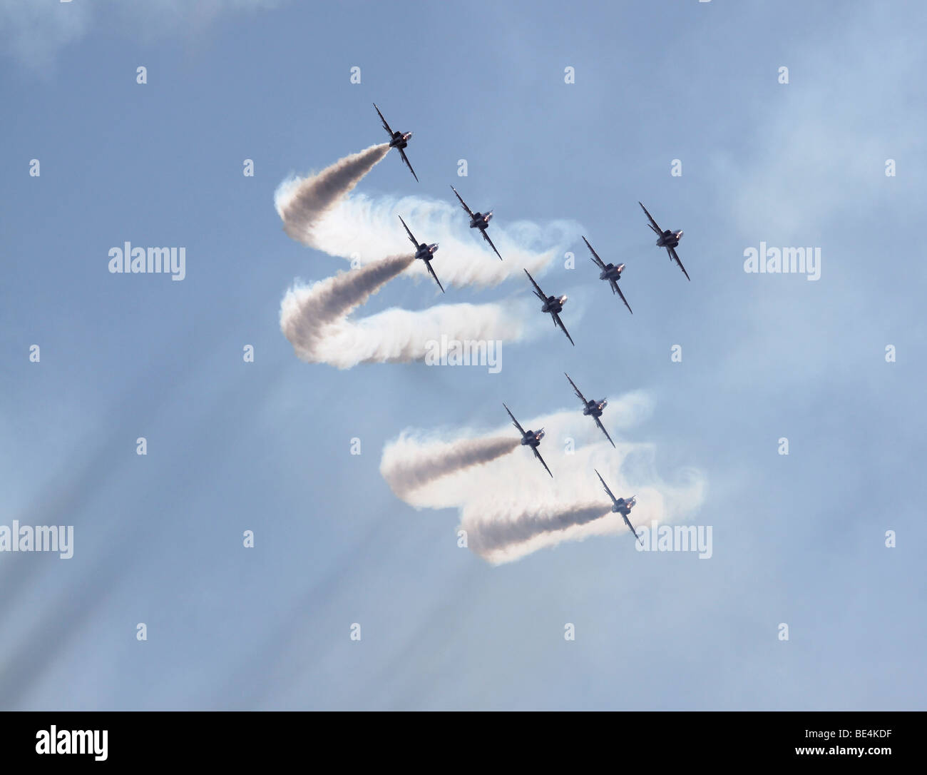 Kunstflug-Team im Formationsflug mit Rauch Stockfoto