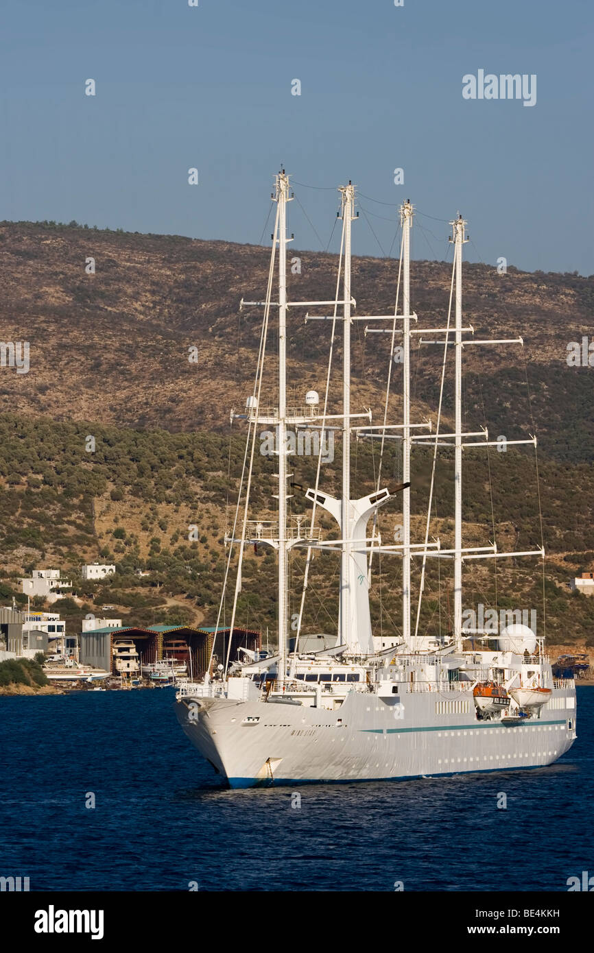 Wind Star Square manipuliert Kreuzfahrtschiff vor Anker in Bodrum, Türkei Stockfoto
