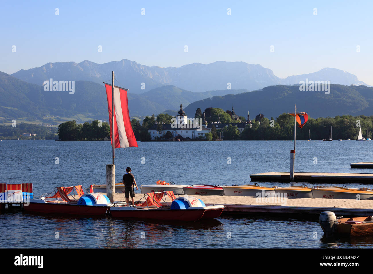 Seeschloss Schloss Ort, Piers in Gmunden, Traunsee See, Salzkammergut, Oberösterreich, Österreich Stockfoto