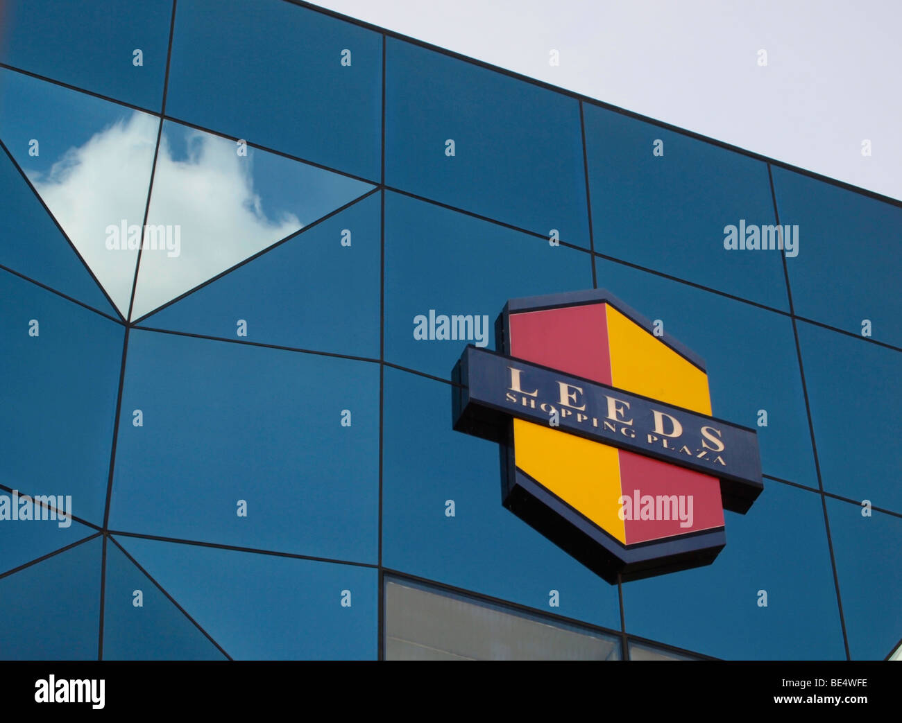 Leeds Shopping Plaza Logo Leeds UK Stockfoto