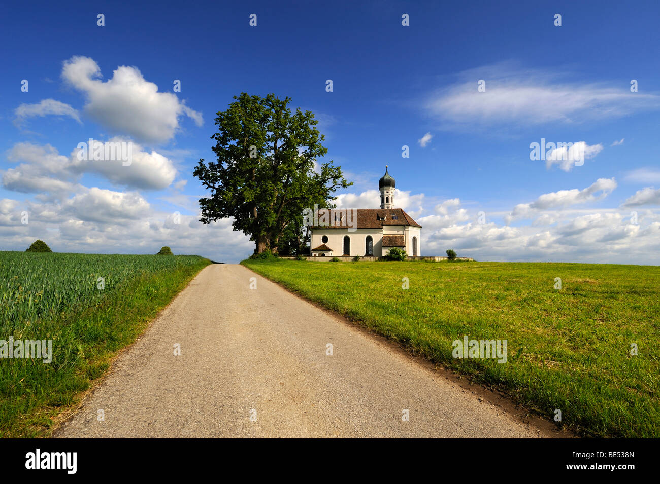 Ehemaliger Wallfahrtsort St.-Andreas-Kirche Zu Etting in der Nähe von Polling, Kreis Weilheim-Schongau, Bayern, Deutschland, Europa Stockfoto