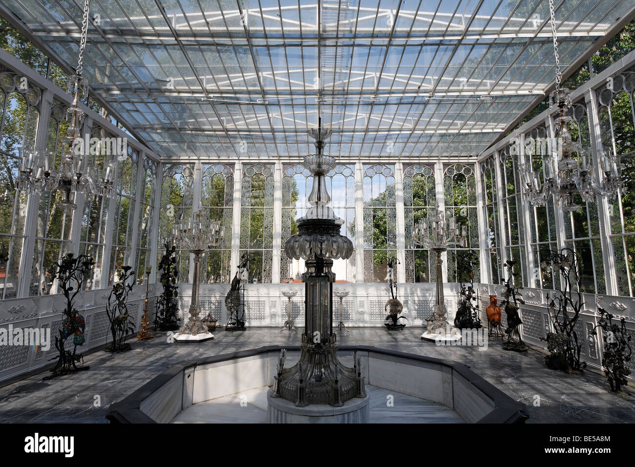 Kristall Palast Aus Dem 19 Jahrhundert Dolmabahce Palast Besiktas Istanbul Turkei Stockfotografie Alamy