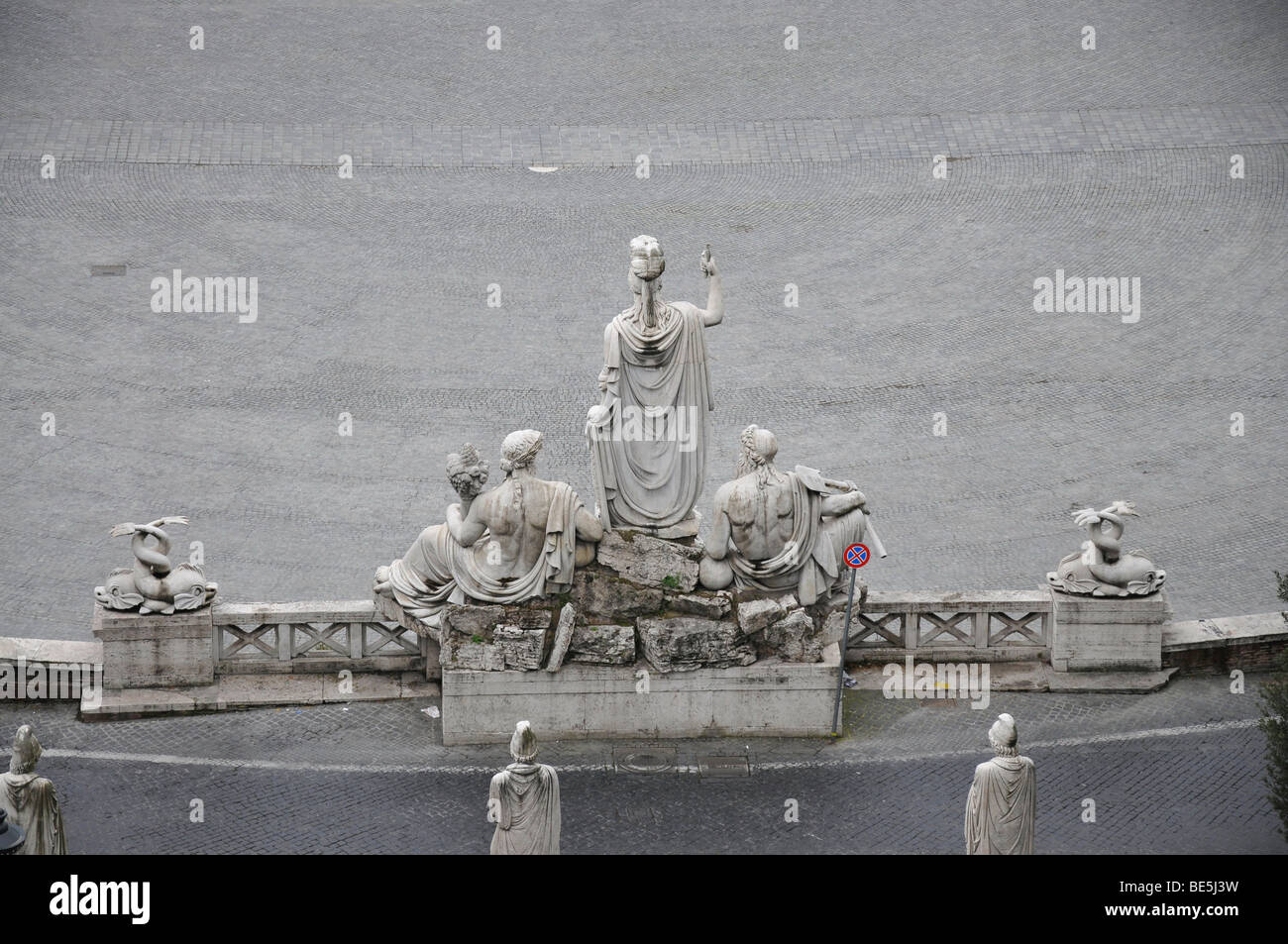 Brunnen-Figuren von hinten, auf der Piazza del Popolo, Altstadt, Rom, Italien, Europa Stockfoto