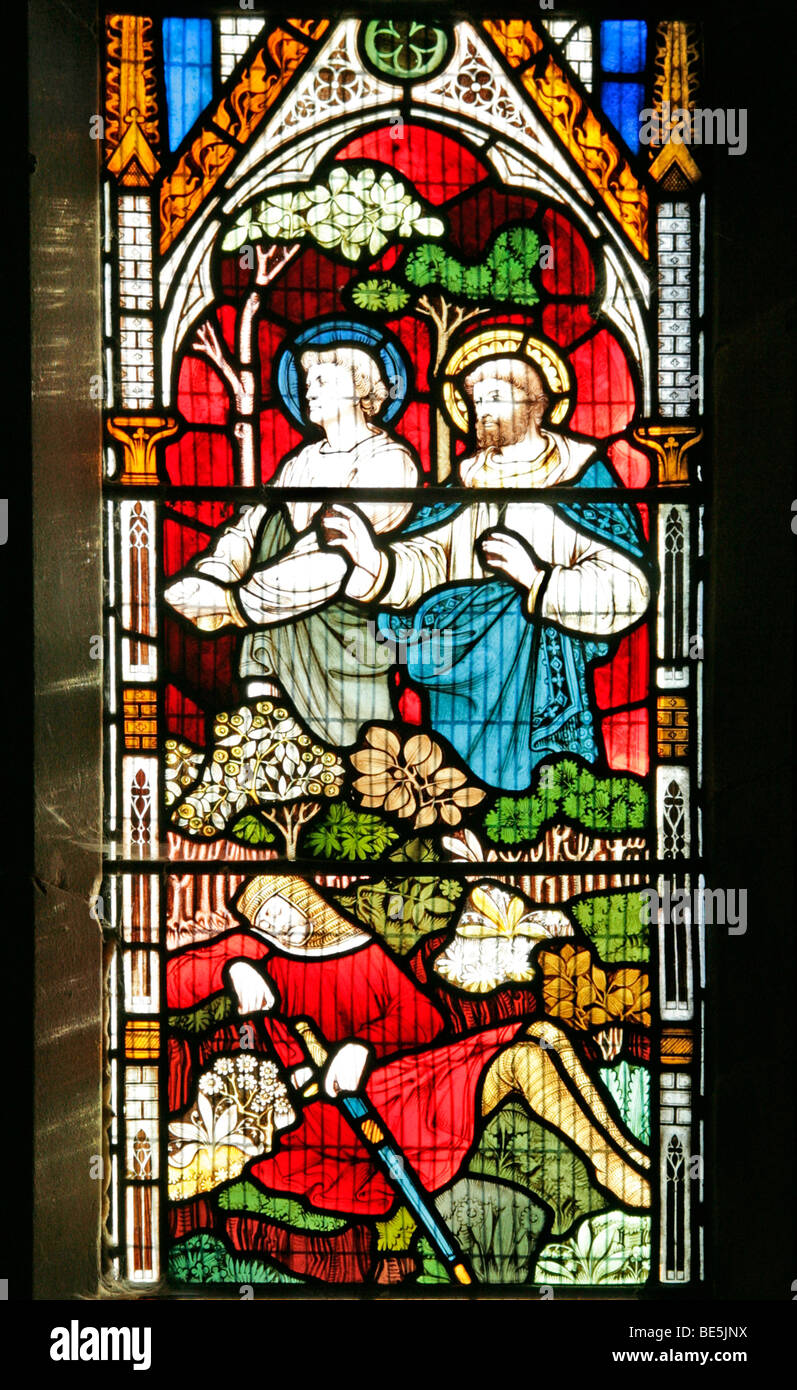Glasmalerei-Fenster zeigt die Jünger Petrus und Johannes am Grab Christi, St. Gregor Kirche, Offchurch, Warwickshire Stockfoto
