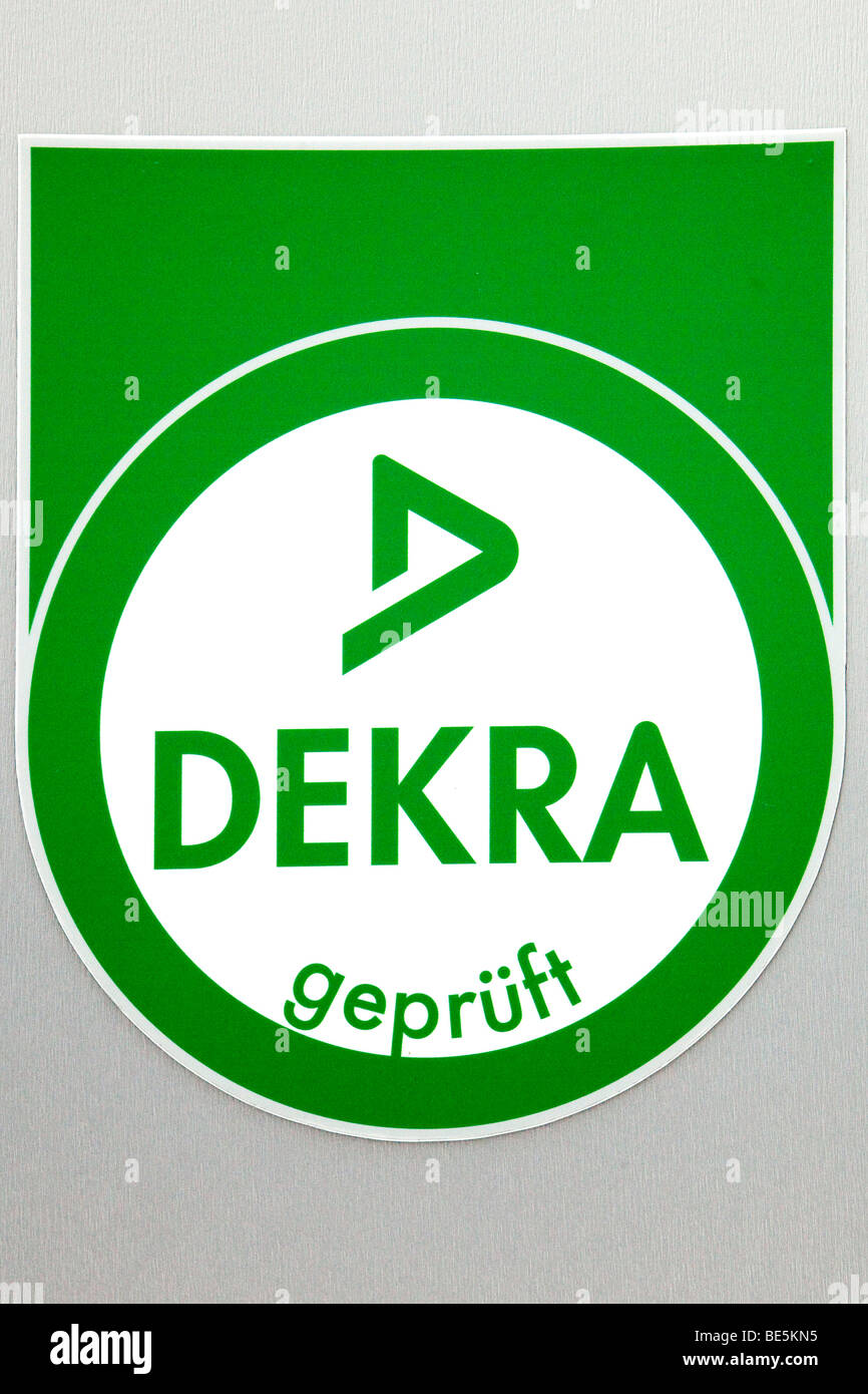 Logo der Dekra AG in Stuttgart, Baden-Württemberg, Deutschland, Europa Stockfoto