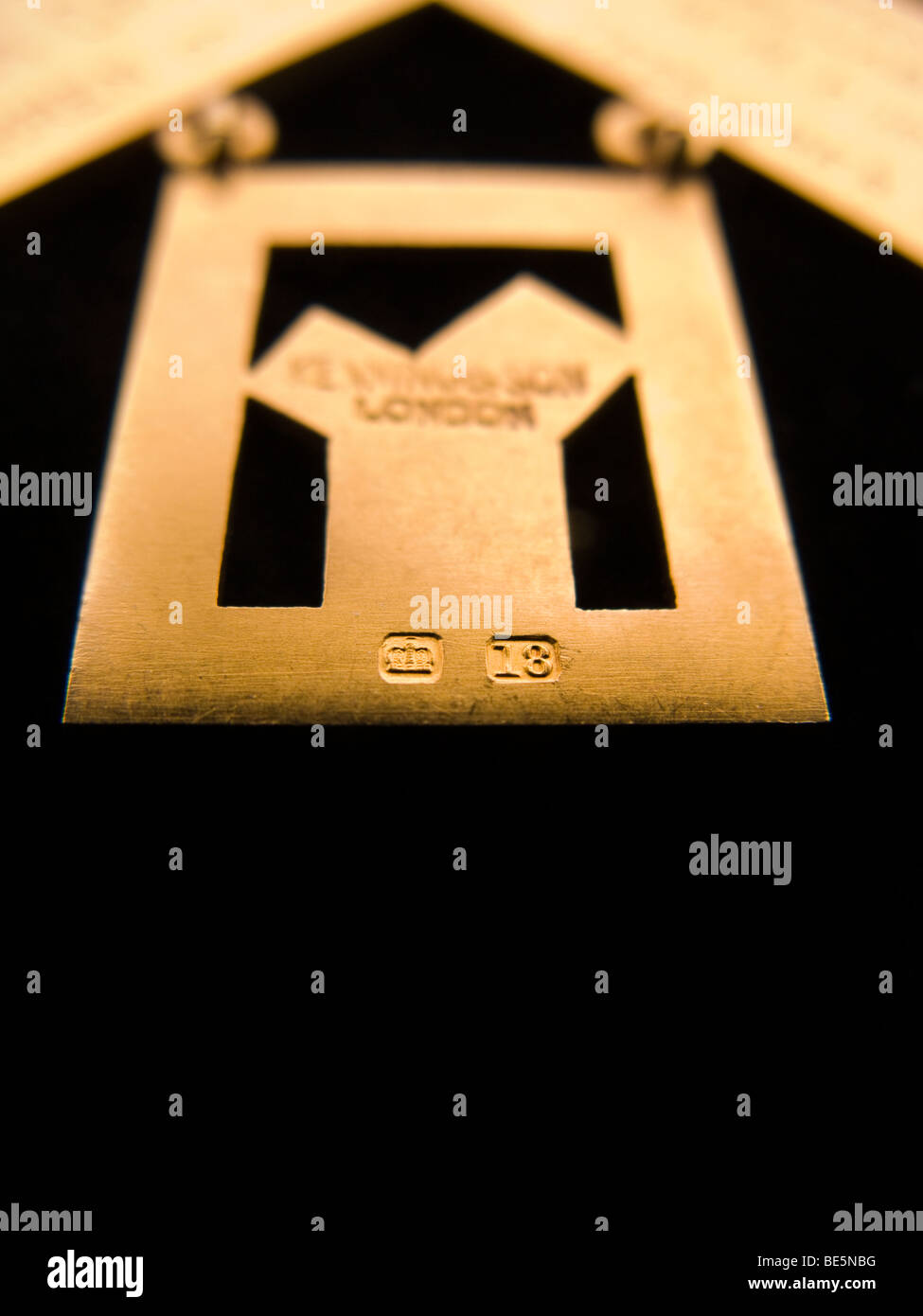Eine 18 Karat Gold Markenzeichen auf eine freimaurerische Past Master-Medaille Juwel. Stockfoto