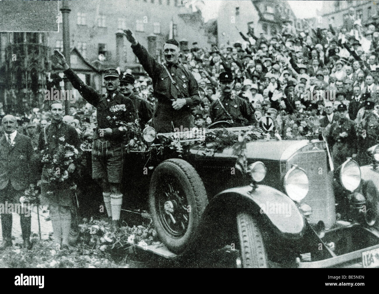Parade mit Adolf Hitler, Hitler Rudolf Hess, Hauptmann von Pfeffer und Julius Streicher, Nürnberg, Bayern, Deutsche Rück links Stockfoto