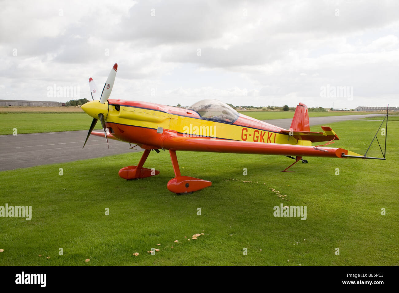 Avions Mundry CAP 231EX G-GKKI am Breighton Flugplatz geparkt Stockfoto