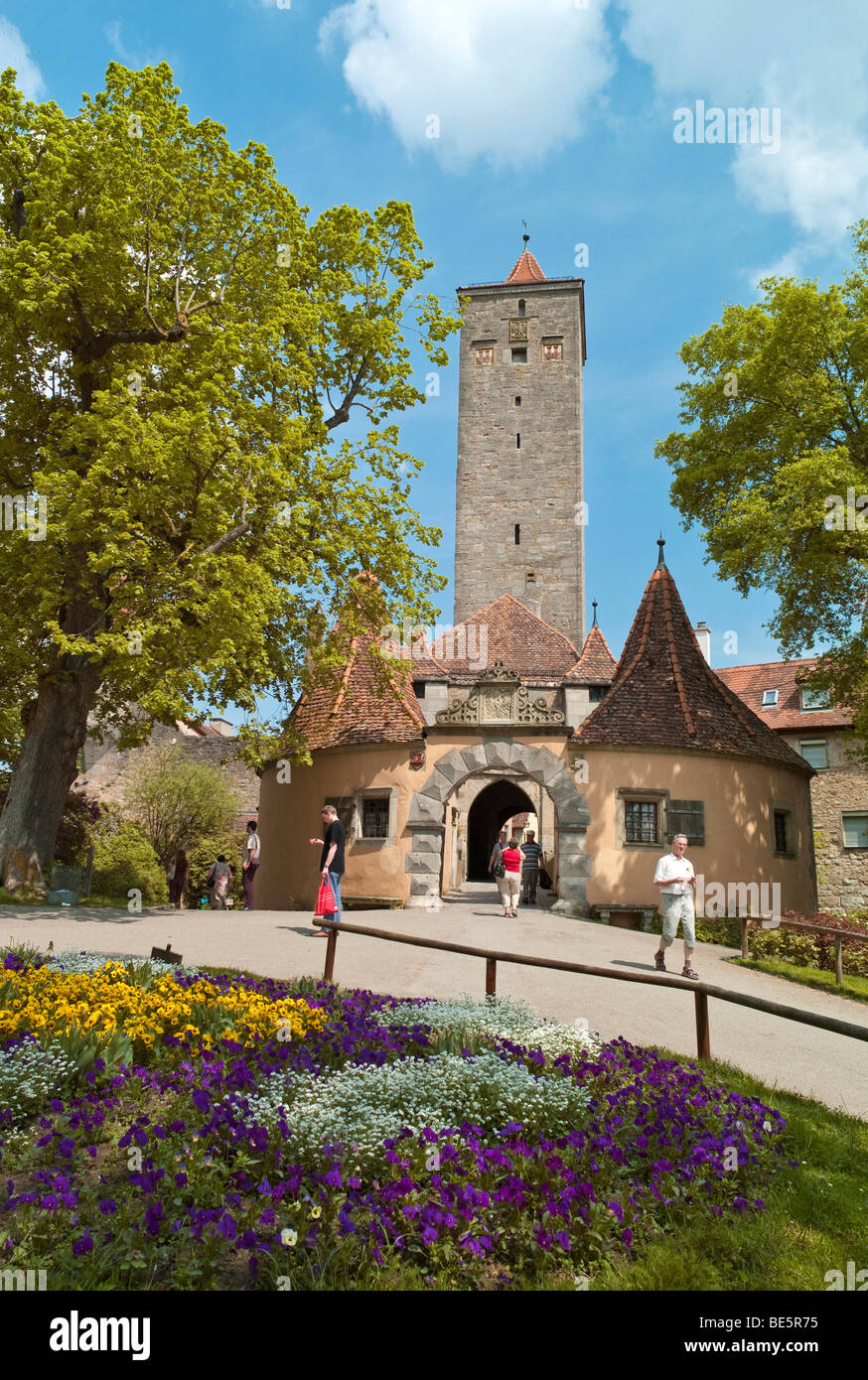Westlichen Burgtor Tor, 12. Jahrhundert, die älteste und größte Tor Turm, Rothenburg Ob der Tauber, Bayern, Deutschland, Europa Stockfoto