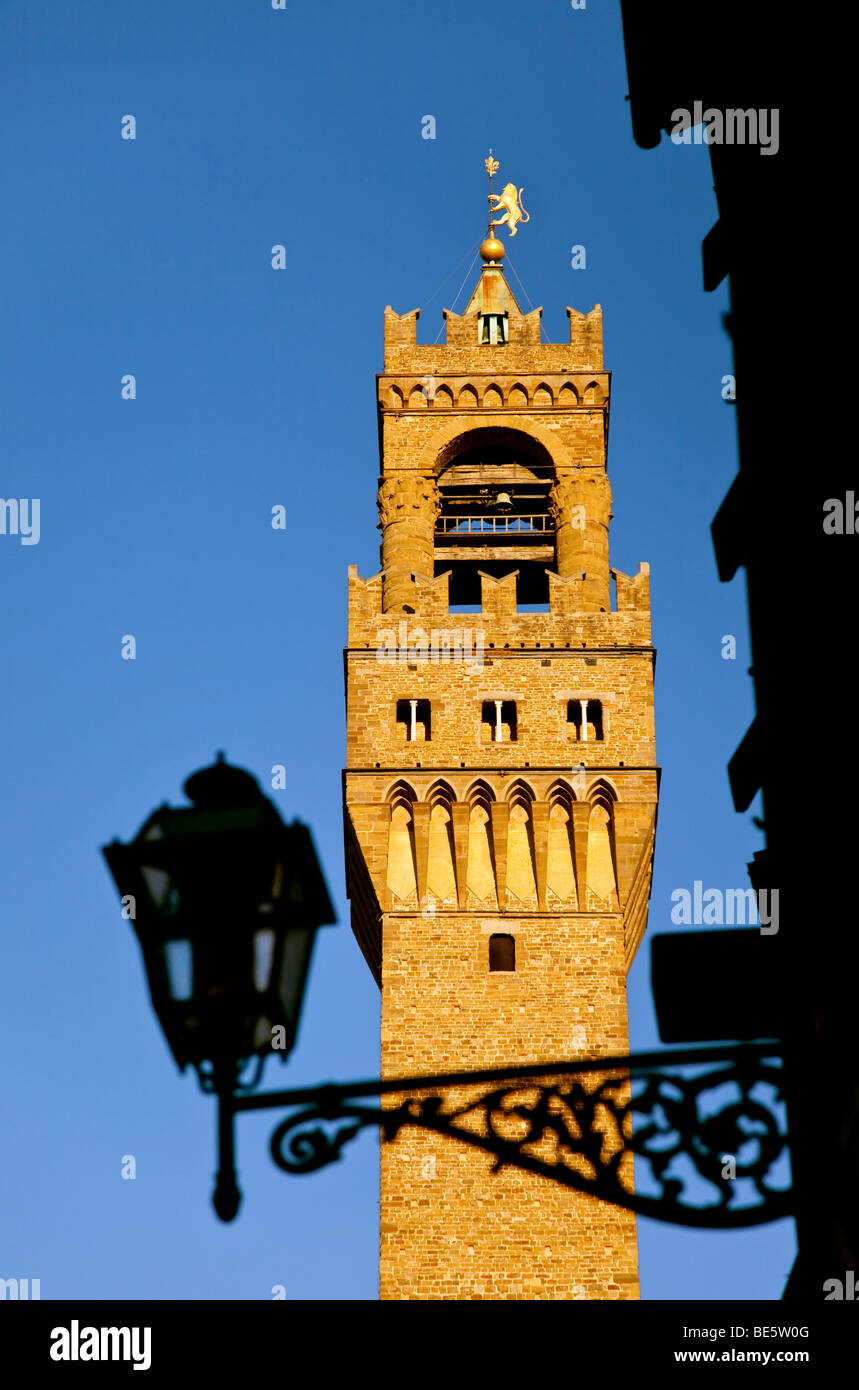 Campanile des Palazzo Vecchio auf der Piazza della Signoria, Florenz Toskana Italien Stockfoto